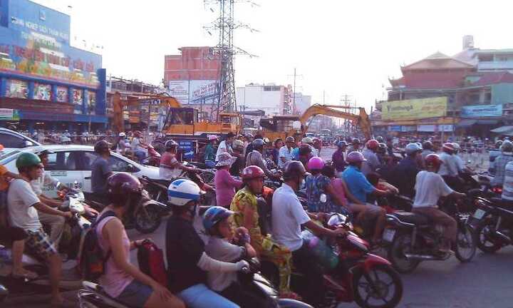 Toàn miền nam mất điện vì... chiếc xe cẩu