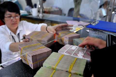 Sếp ngân hàng bức xúc chuyện bị tố 'ăn dày'