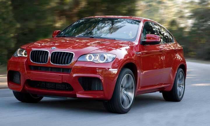 Tên trộm 'vặt đồ' xe BMW trước cửa Công an TP.HCM