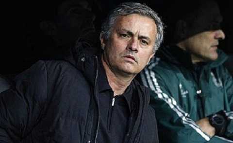 Mourinho bị loại bỏ: Sao không trách Real?