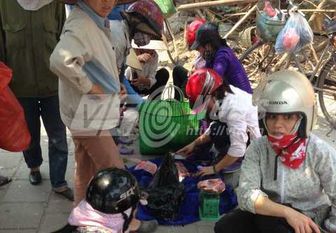 Chợ thịt thiu thối ở châu cầu Thăng Long ra sao?