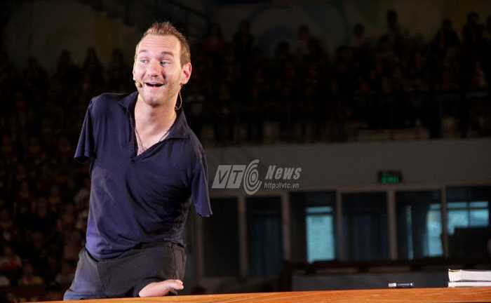 Nick Vujicic dùng 50.000 USD làm từ thiện tại Việt Nam?