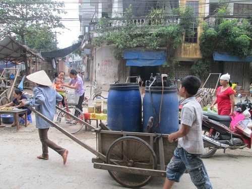 Sống đất thủ đô, cả ngàn người 'khát nước'