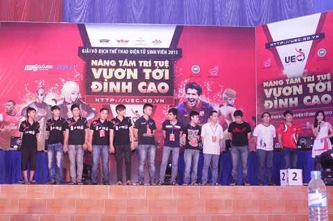 “Ngộp thở” cảm xúc đêm Gala trao giải eSports sinh viên