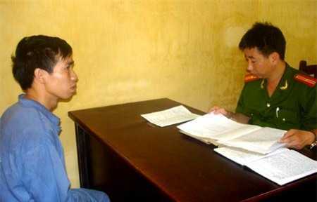 Clip: Bị chê xấu, gã trai vác dao chém tình địch