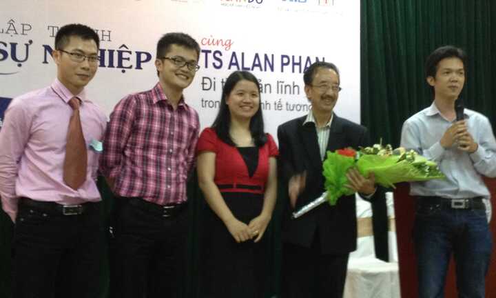 Alan Phan: Mỗi lần thất tình là một... cơ hội làm ăn