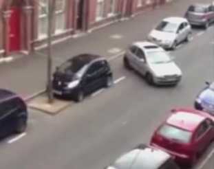 Pha đỗ xe 'kinh hoàng' bậc nhất thế giới