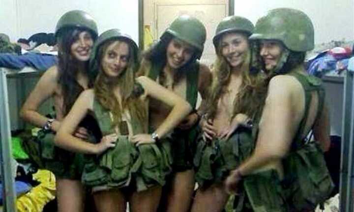 Khoe thân gợi cảm, 4 nữ binh sĩ Israel bị kỷ luật