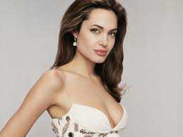 Clip: Angelina rạng rỡ xuất hiện lần đầu sau phẫu thuật