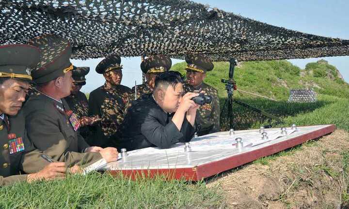 Video: Kim Jong-un thị sát biên giới Hàn- Triều