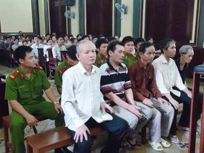 Tướng cướp 1.000 lượng vàng bán rau vỉa hè