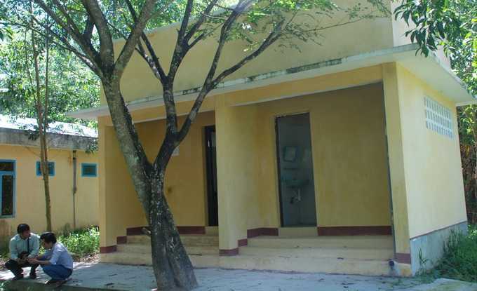 Cận cảnh nhà vệ sinh nhỏ xíu, đầu tư gần 600 triệu đồng
