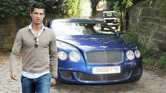 Ronaldo chơi ngông: 7 ngày chạy 7 xe sang