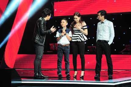 The Voice nhí: Vợ chồng Lưu Hương Giang cực lợi hại