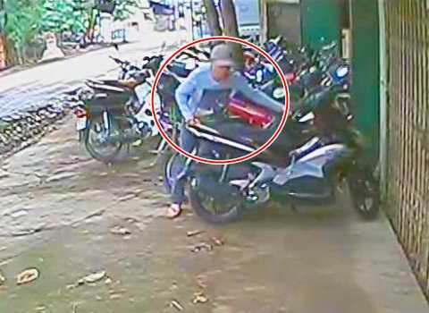 Clip: Xe ga khóa quá kỹ, trộm ngậm ngùi bỏ đi