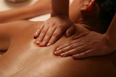 Mát xa Yoni, lạc thú quái đản mới của quý bà