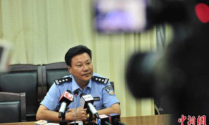 Trung Quốc xét xử 'dâm quan' qua đêm với 6 nữ sinh