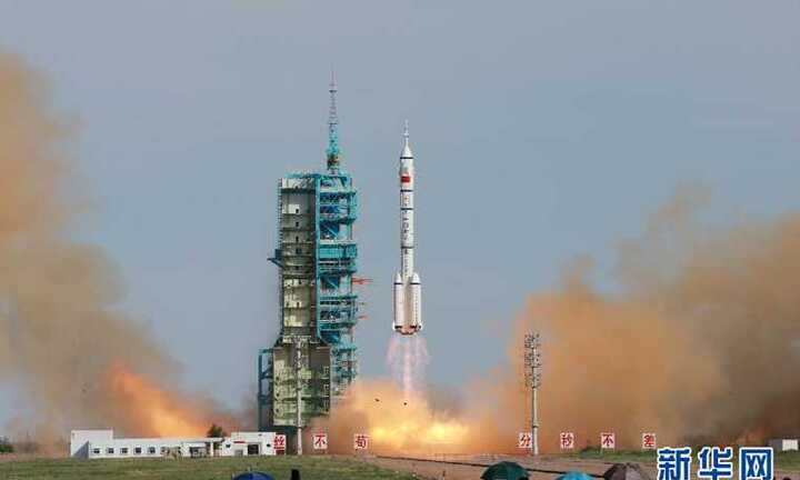 Clip: Trung Quốc 'khoe' tàu vũ trụ Thần Châu 10