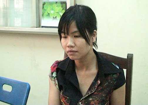 Nữ đạo chích 'bay' trên nóc nhà, trộm đồ thần tốc