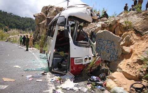 Xe khách đâm vào vách núi: Tìm ra nguyên nhân