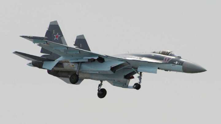 Video: Những tuyệt kỹ của 'đĩa bay' Su-35 tại Paris