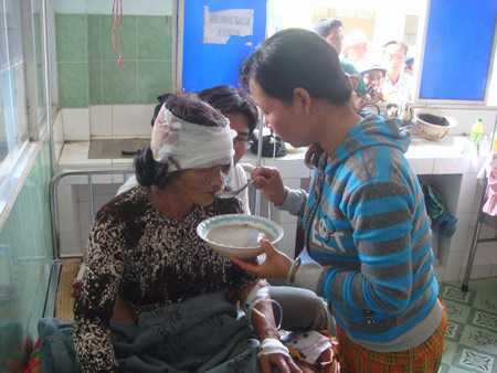 Nghe lỏm sừng tê giác, truy sát cả nhà gia chủ