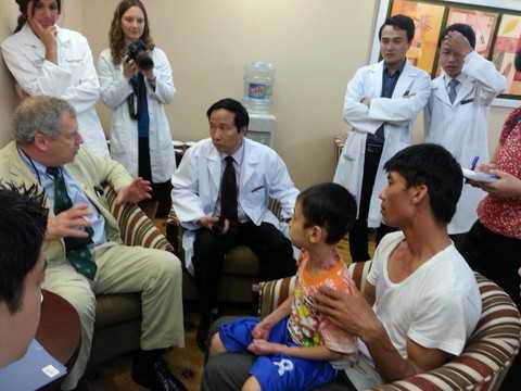 GS Joseph Mark Rosen: “Vinmec là một bệnh viện tốt