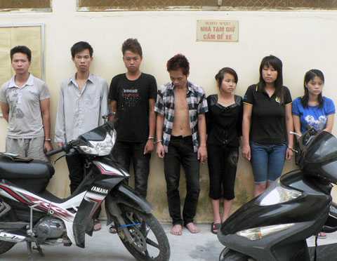 Bắt bầy đàn 'cày mạng' lừa đảo, kiếm tiền ăn chơi