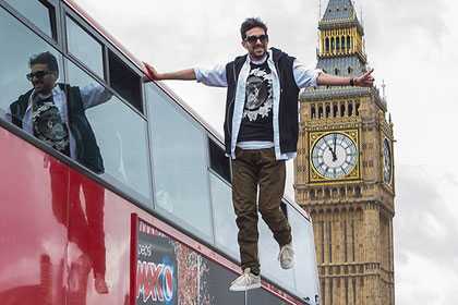 Ảo thuật tuyệt đỉnh: Bay cùng xe buýt