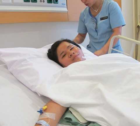 Quý cô hơn 25 năm đi ngủ mở mắt