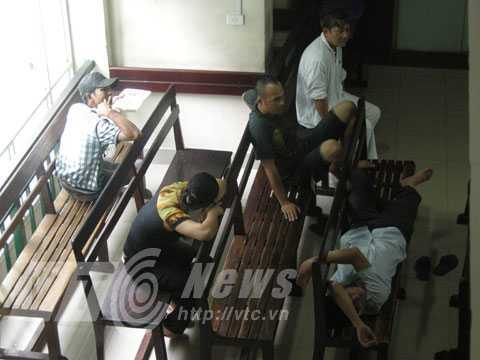 Osin nam và chuyện chui gầm giường bệnh viện