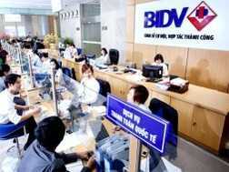 Các ngân hàng bị thúc 'cứu' bất động sản