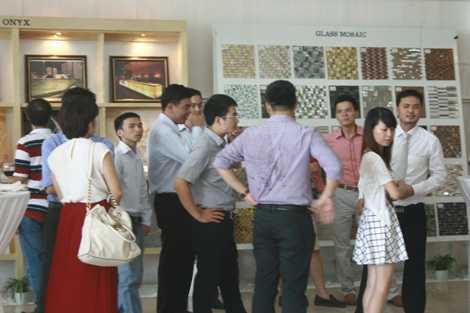 Khai trương showroom đá xây dựng, khuyến mại lớn