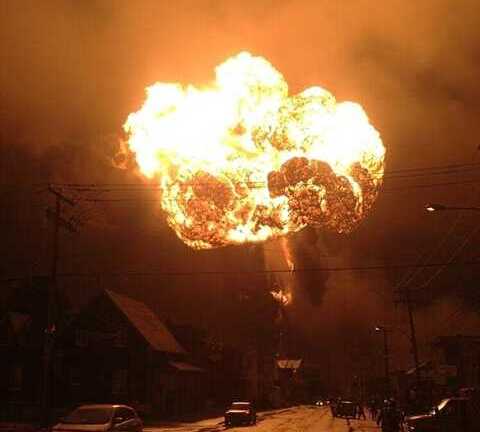 Tàu hỏa trật bánh, thị trấn hàng ngàn dân bị xóa sổ