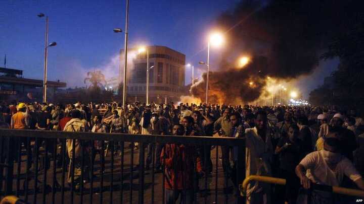 Ai Cập chìm trong máu lửa, hàng trăm người thương vong