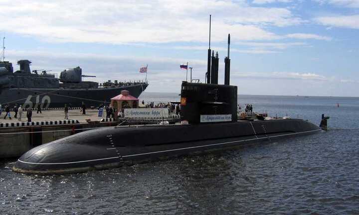 Hé lộ pha 'cải tử hoàn sinh' của tàu ngầm Lada