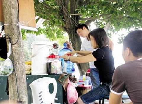 Sởn gai ốc với độc dược ngọt ngào từ hè phố