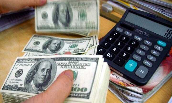 Đô la ‘chợ đen’ giảm, ngân hàng vẫn ‘nóng’