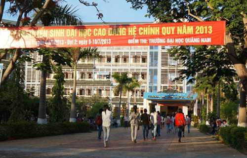 Ăn trộm điện thoại, thí sinh vẫn được chấm bài thi