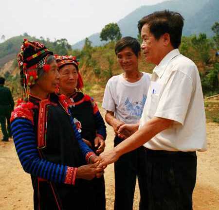 Chuyện giờ mới kể về 'thầy giáo anh hùng'