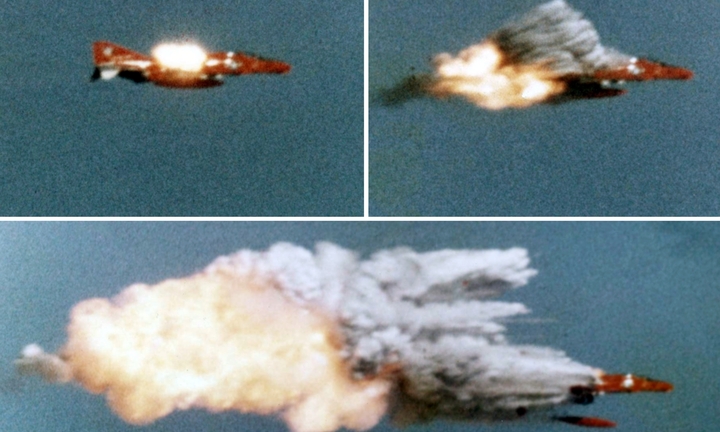 Chiến cơ Mỹ phát nổ ngay tại căn cứ không quân