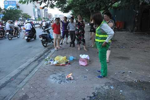 Hà Nội: Phát hiện xác thai nhi trong thùng rác