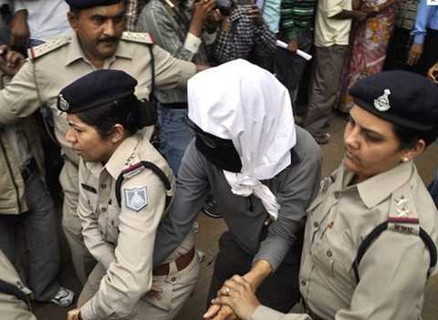 Ấn Độ xử chung thân sáu kẻ hiếp dâm du khách