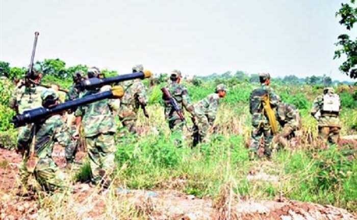 Ảnh: Xem bộ đội bắn đạn thật, khai hỏa mục tiêu