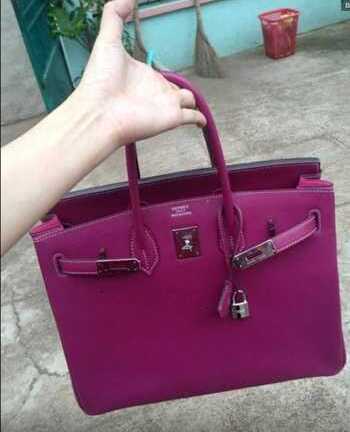 Hàng loạt phụ nữ Hà Nội dính bẫy siêu lừa hàng hiệu