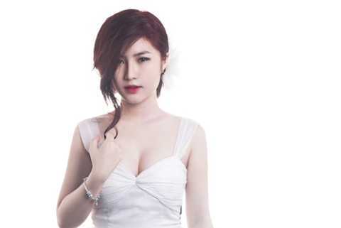 Hương Tràm ra mắt single 'Với em là mãi mãi'