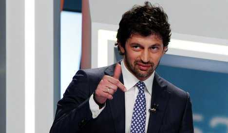 Sao Milan: Phó thủ tướng mang nỗi đau mất em