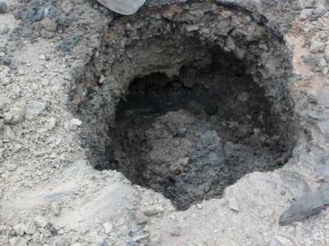 Xe khách sụp 'hố tử thần' giữa Sài Gòn