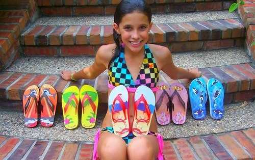 Nữ sinh 15 tuổi kiếm triệu đô từ bán dép xỏ ngón