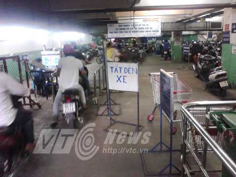 TP.HCM: Gửi xe máy 2 đêm, mất gần nửa triệu đồng